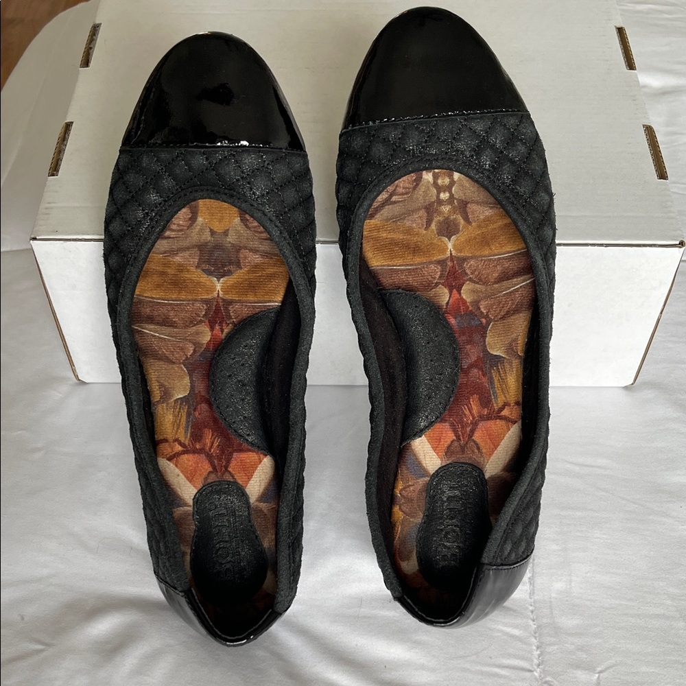 Born, Size 9 Black Quilted Women's Flats